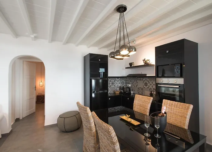 ベロウ スイーツ Mykonos Town