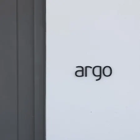 ベロウ スイーツ アパート Mykonos Town